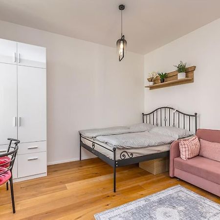 Cozy Quiet New Apartment In Karlin Square Prague Ngoại thất bức ảnh